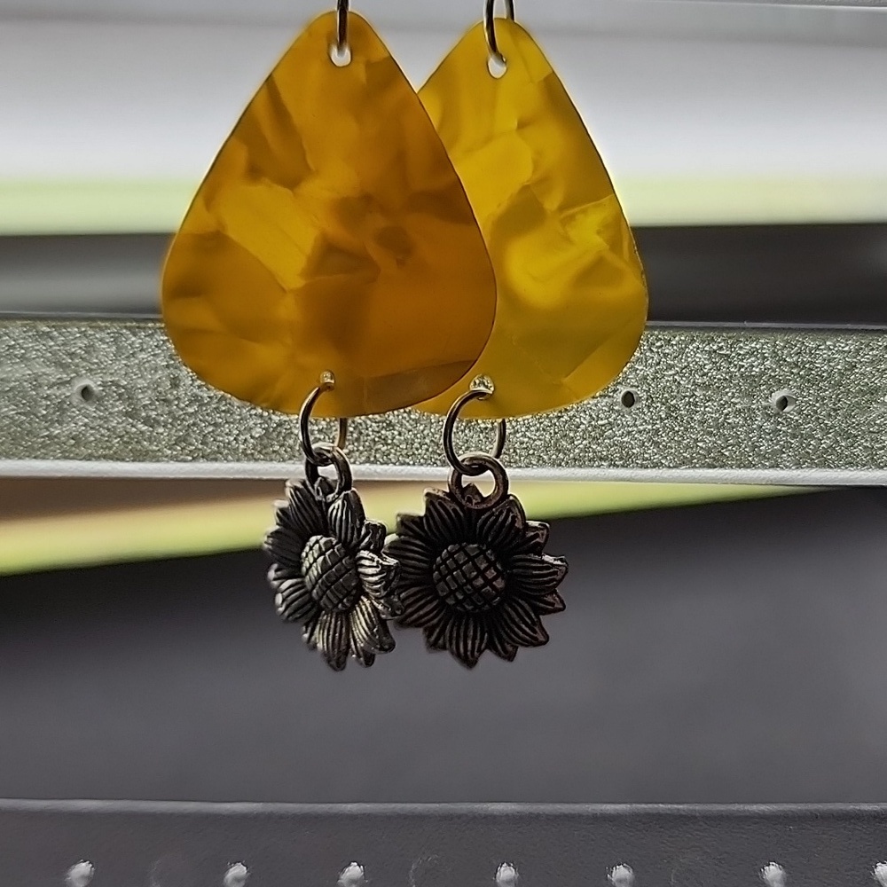 Hand-made Yellow Floral Drop Earrings - Picture 2 of 5